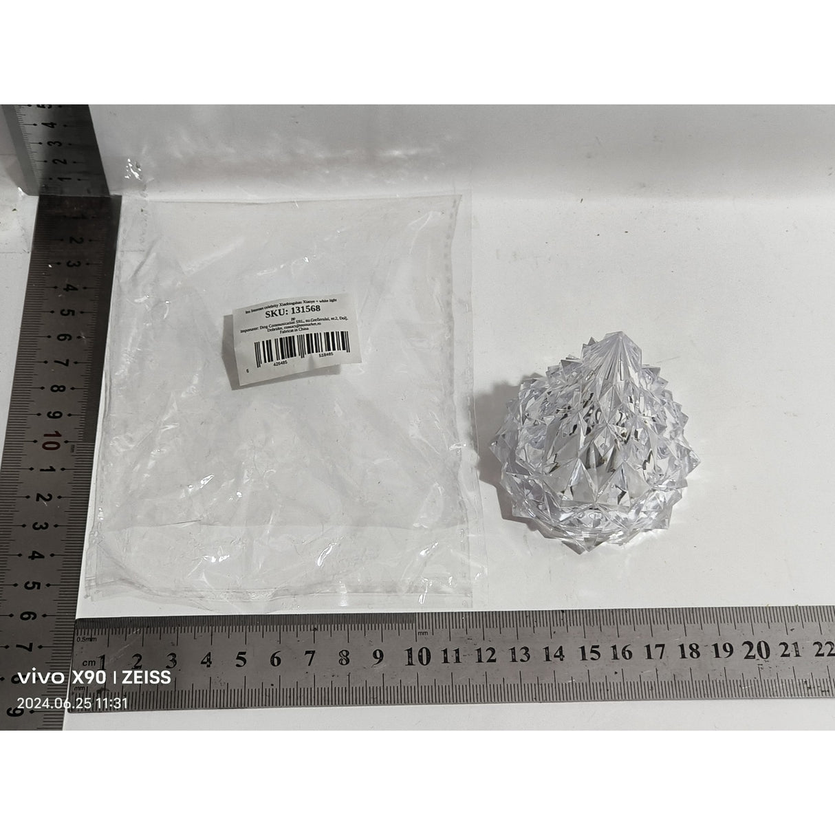 Lampa de Veghe, Vivimall, Model IceBerg, cu Baterii, Lumina Rece, Transparent, 6.5x8 cm - vivimall.ro