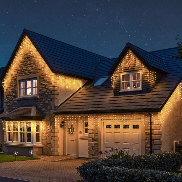 Instalatie Craciun, 20 m, 572 Led-uri ,Franjuri, Alb cald, Flash, Transformator, Interconectabila, Prelungitor 3 m inclus, Fir Negru, Vivimall - vivimall.ro