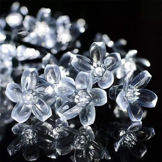 Instalatie Craciun, 5 metri, 20 Becuri LED tip Flori de cires, pentru exterior cu incarcare solara, Alb rece, Vivimall - vivimall.ro