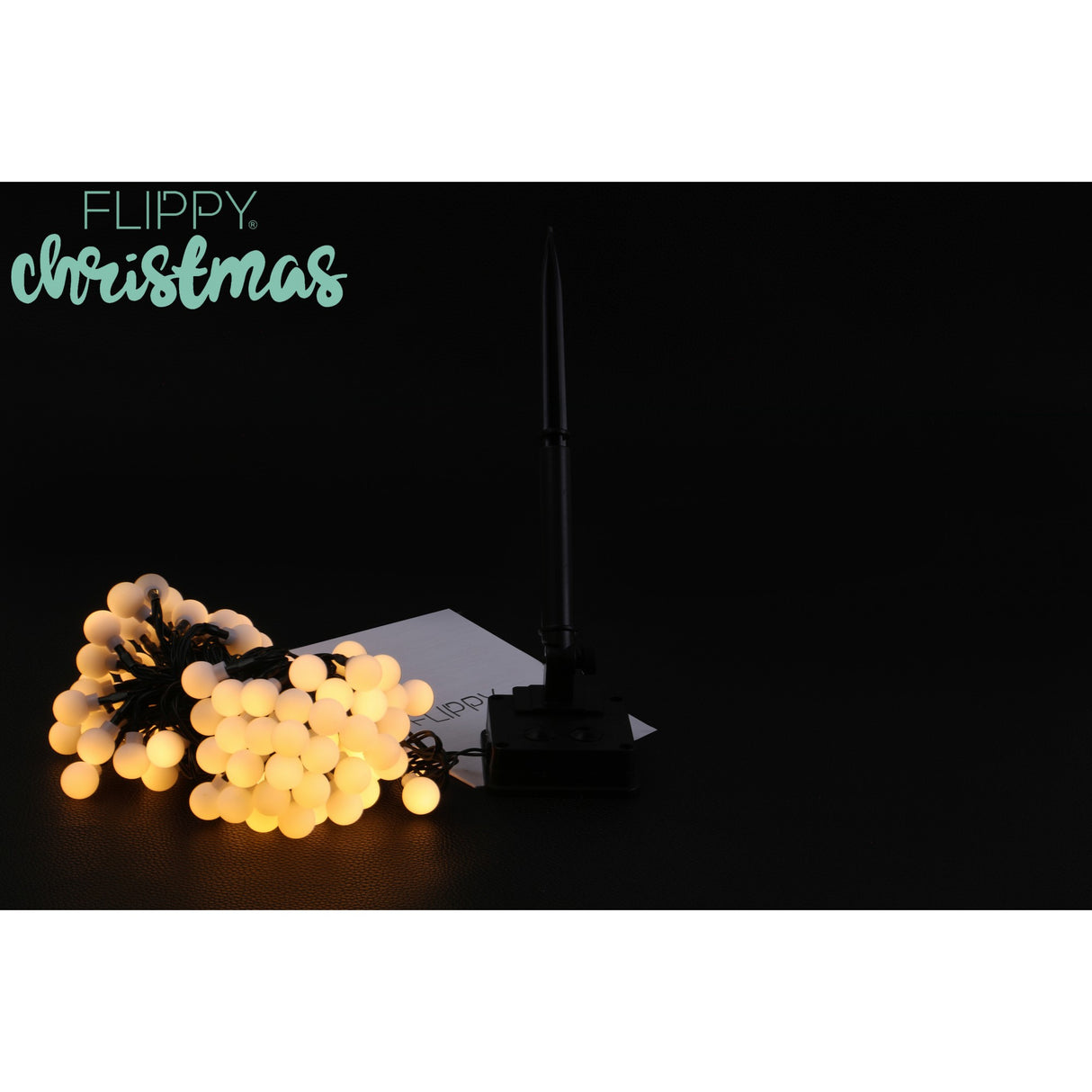 Instalatie Craciun, 5 metri, 20 de LED-uri cu ornament tip Bulb, 8 jocuri de lumini alb cald, cu energie solara, liniar, cablu verde, interior/exterior, Vivimall - vivimall.ro