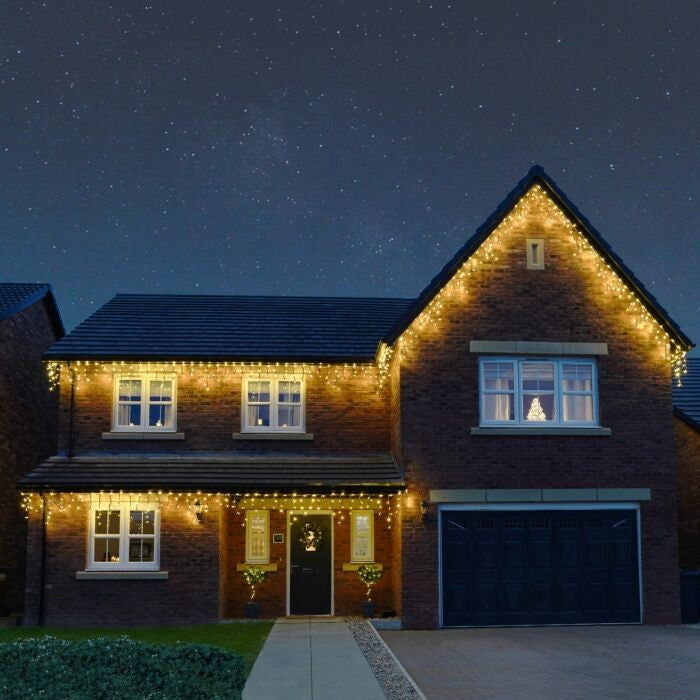 Instalatie Craciun Profesionala de Exterior IP65, 10 m, 240 Led-uri Mari ,Franjuri, Alb cald, Flash, Alimentator, Interconectabila, Prelungitor 6.5 m inclus, Fir Negru Cauciucat, 220v, Vivimall - vivimall.ro