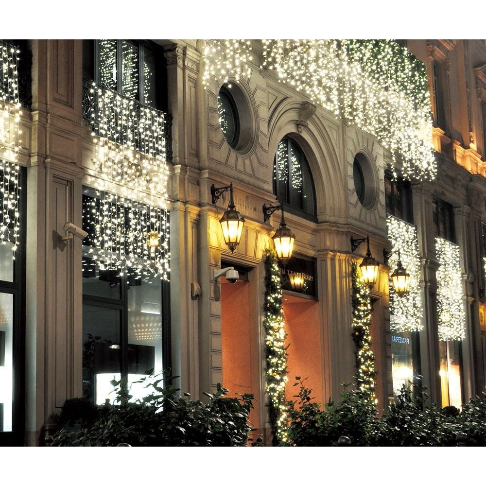 Instalatie Craciun Profesionala de Exterior IP65, Tip Perdea, 11m x 2m, 2200 Led-uri Mari, Alb rece, cu flash, Alimentator si prelungitor 6,5 m, Interconectabila, Fir negru, Vivimall - vivimall.ro