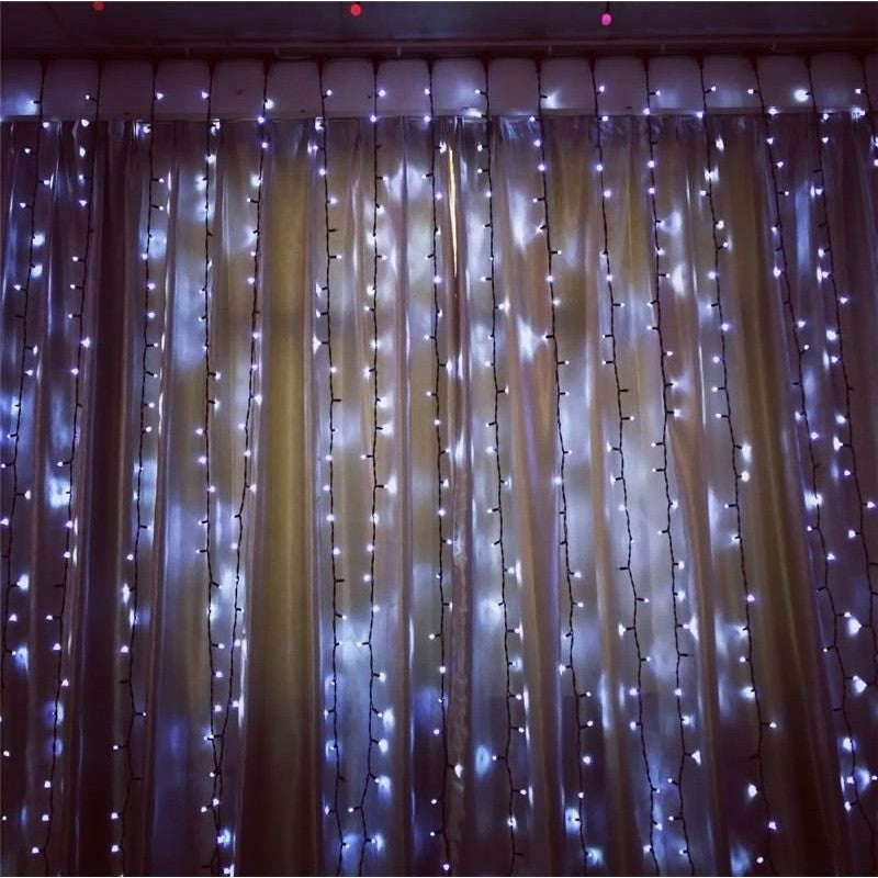 Instalatie Craciun Profesionala de Exterior IP65, Tip Perdea, 3m x 5m, 1500 Led-uri Mari, Alb rece, cu flash, Alimentator si prelungitor 6,5 m, Interconectabila, Fir negru, Vivimall - vivimall.ro