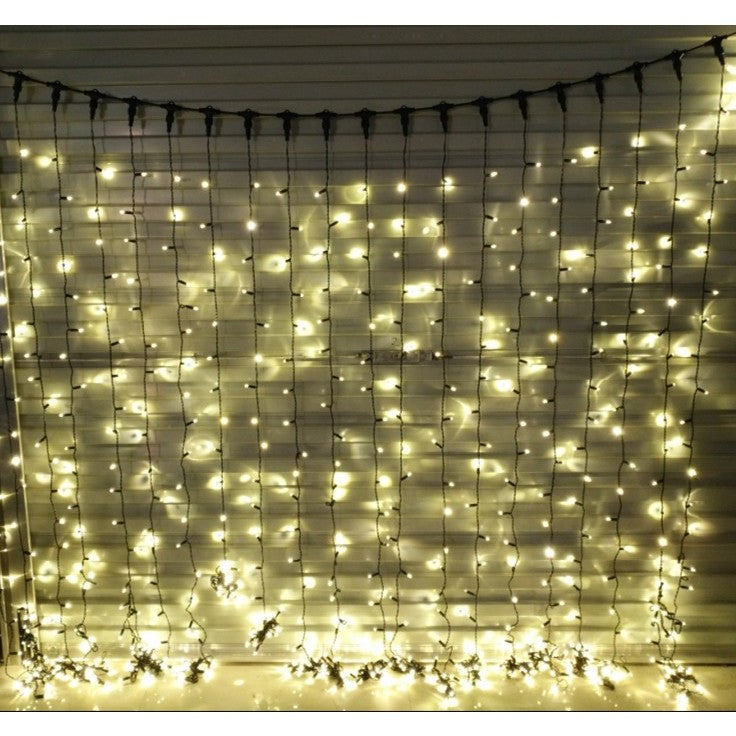 Instalatie Craciun Profesionala de Exterior IP65, Tip Perdea, 7m x 5m, 3500 Led-uri Mari, Alb cald, cu flash, Alimentator 1,5 m, Interconectabila, Fir negru, Vivimall - vivimall.ro