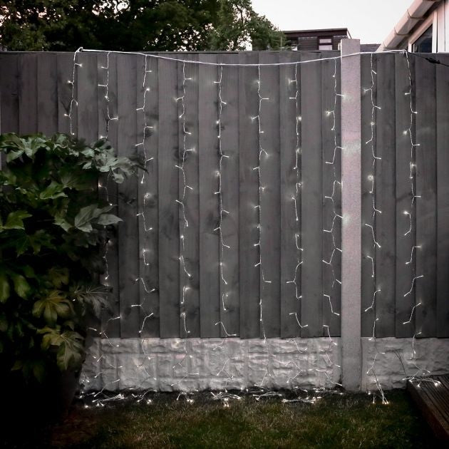 Instalatie Craciun, Tip Perdea, IP44, 2 m x 2 m, 240 LED-uri, Alb rece, 8 jocuri de lumini, Transformator, Interconectabila, Prelungitor 3 m inclus, Fir transparent, Interior/ Exterior, Vivimall - vivimall.ro