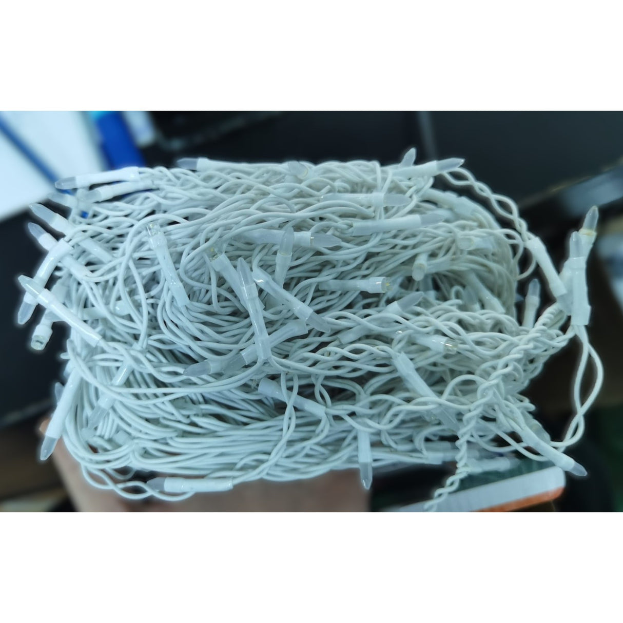 Instalatie de Craciun Vivimall® Tip Turturi, Franjuri cu Flash, Sectiune 5 m, 143 LED-uri, Interconectabila, Fir Alb, Alb Rece - vivimall.ro