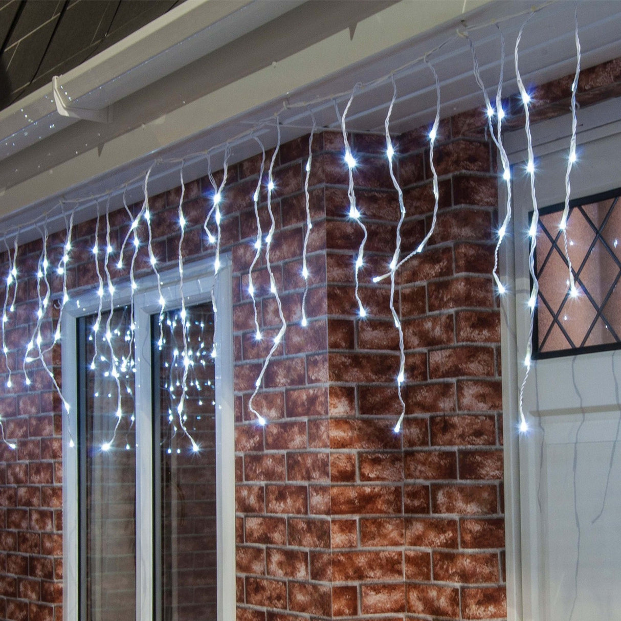 Instalatie de Craciun Premium Flippy® Tip Franjuri cu Flash 8 m 252 LED-uri Alb Rece 2095W Interconectabila - vivimall.ro