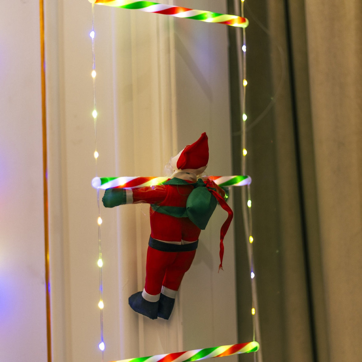 Instalatie LED de Craciun, Flippy, cu Accesorii, Lumina Calda, Lungime 1.7m, 8 Trepte, 144 de Luminite, 8 Moduri, Model Mos Craciun pe Scara, Multicolor - vivimall.ro