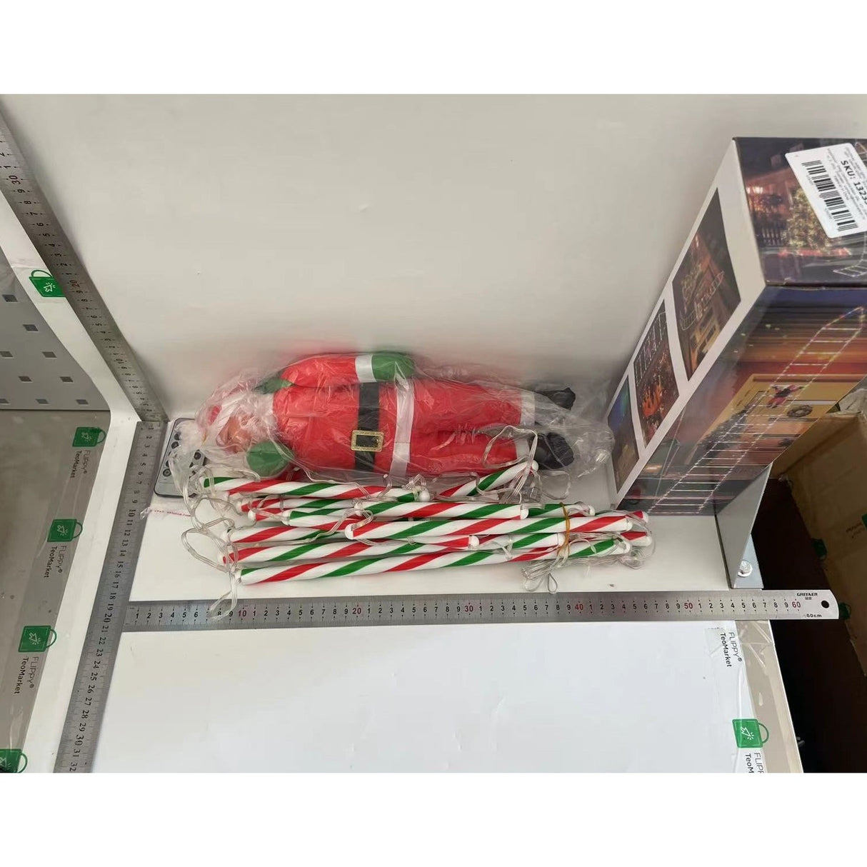 Instalatie LED de Craciun, Vivimall, cu Accesorii, Lumina Calda, Lungime 3 m, 16 Trepte, 288 de Luminite, 8 Moduri, Model Mos Craciun pe Scara, Alb cald - vivimall.ro