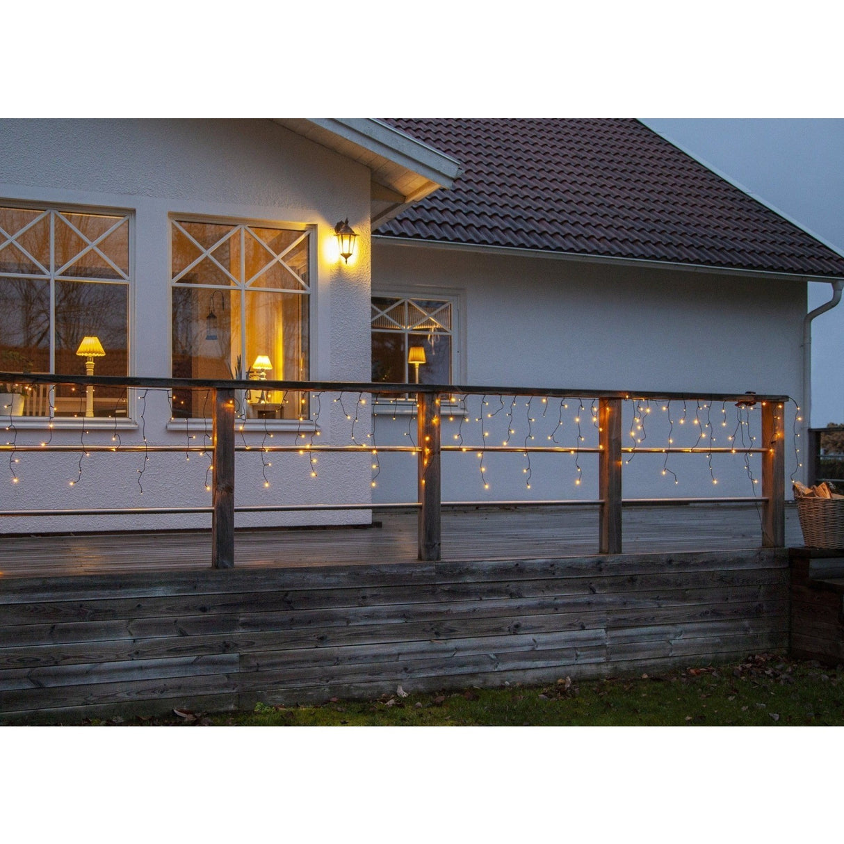 Cutie produs instalație solară turturi 143 LED, conținut despachetare: instalație, telecomandă, prelungitor