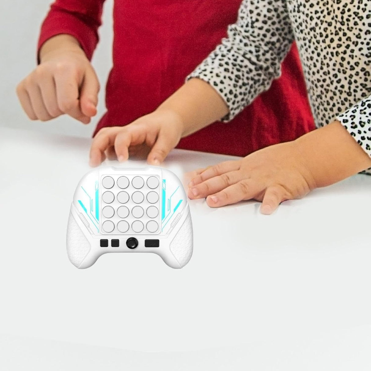 Jucarie Interactiva Pop It, Vivimall, Tip Consola, Anti-Stres, 5 Moduri de Joc, din ABS si Silicon, +3 Ani, Sunete si Lumini Model Controller, Alb - vivimall.ro