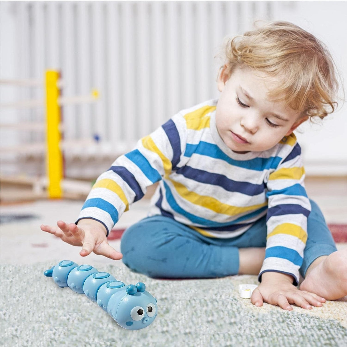 Jucarie mecanica pentru copii Vivimall, omida haioasa, material ABS, cu cheita, distractiva, se taraste, se misca, 15 x 4 cm, albastru - vivimall.ro