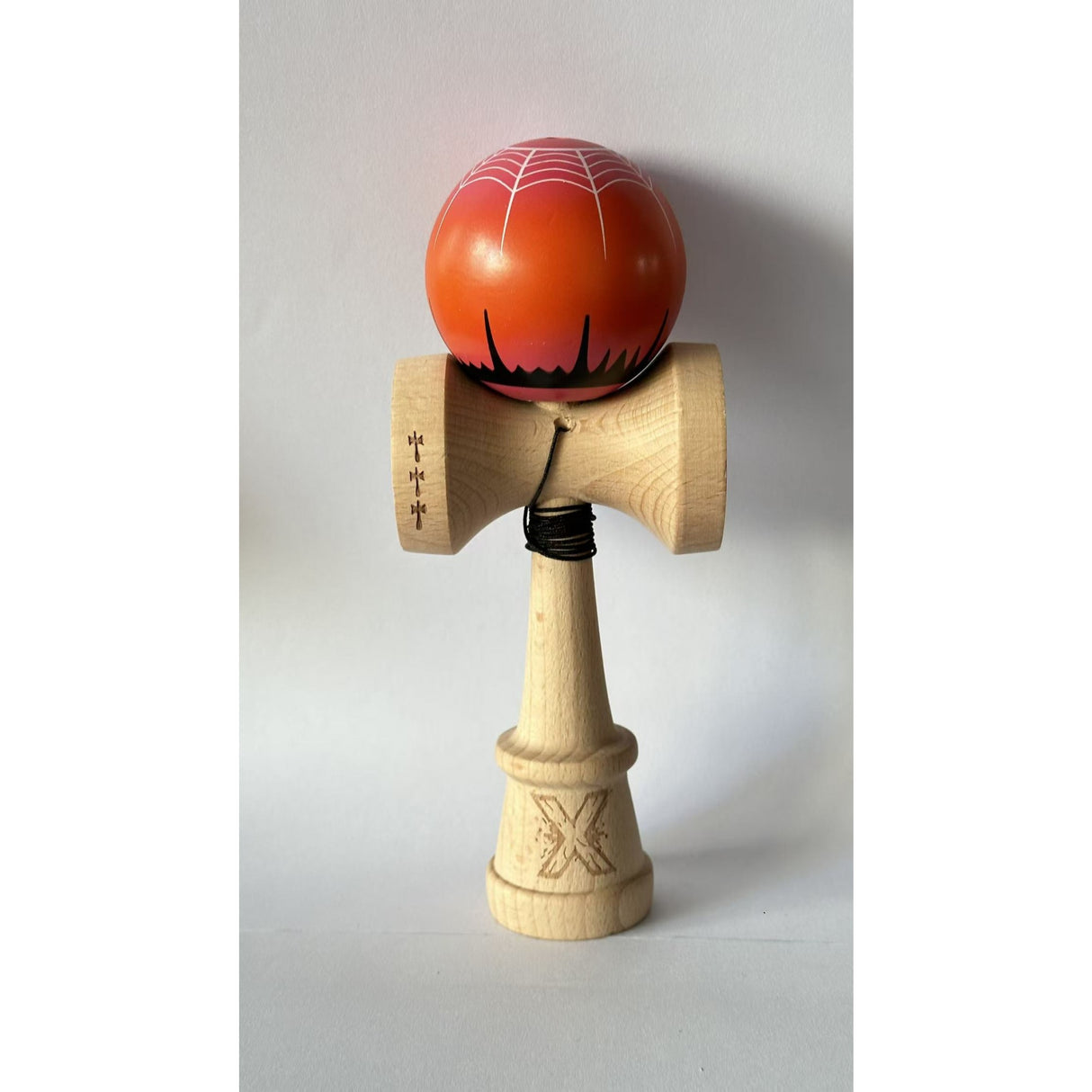 Kendama X Originala , Profesionala, Vivimall, Cupe Mari KING SIZE V3, Super Sticky, Gaura in Baza, Rulment Metalic, din lemn 18 cm, Ata 62/65 cm, - Spider King - vivimall.ro