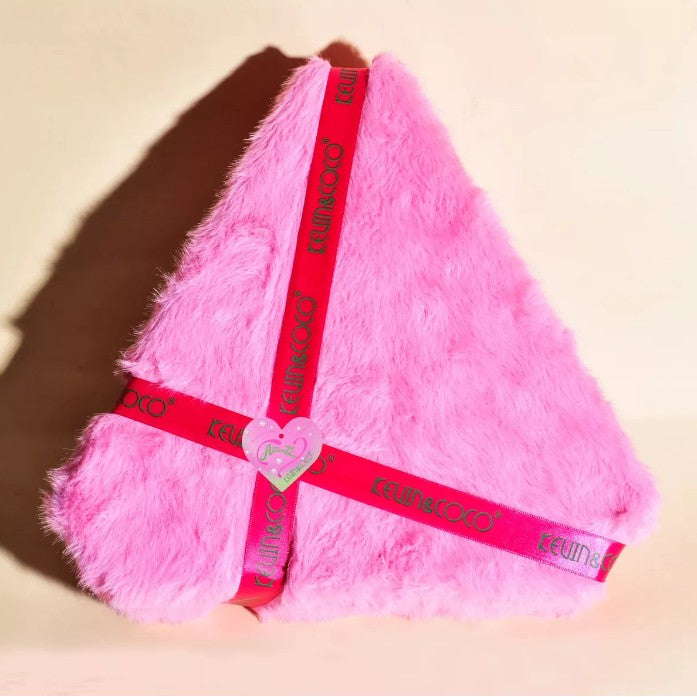 Set De Machiaj Din 6 Piese Kevin&Coco, Farduri De Pleoape, Iluminator, Lip Gloss-Uri, Creioane De Buze, Blush, Agrafe, Model Atractive, 35X33X10.5 Cm, Multicolor - vivimall.ro