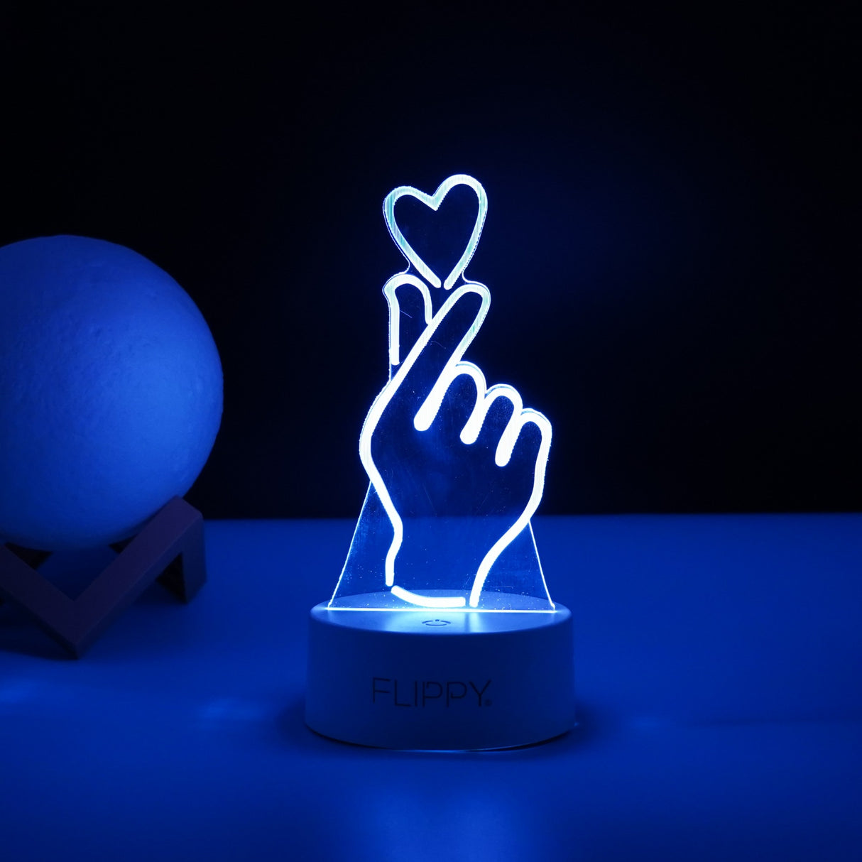 Lampa LED decorativa, Vivimall, 3D, Mana si Inima, din material acril si lumina multicolora, alb - vivimall.ro