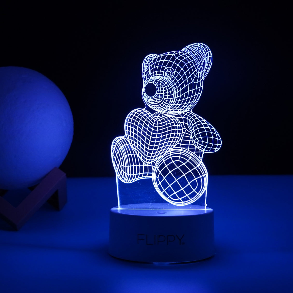 Lampa LED decorativa, Flippy, 3D, ursulet, din material acril si lumina multicolora, alb - vivimall.ro