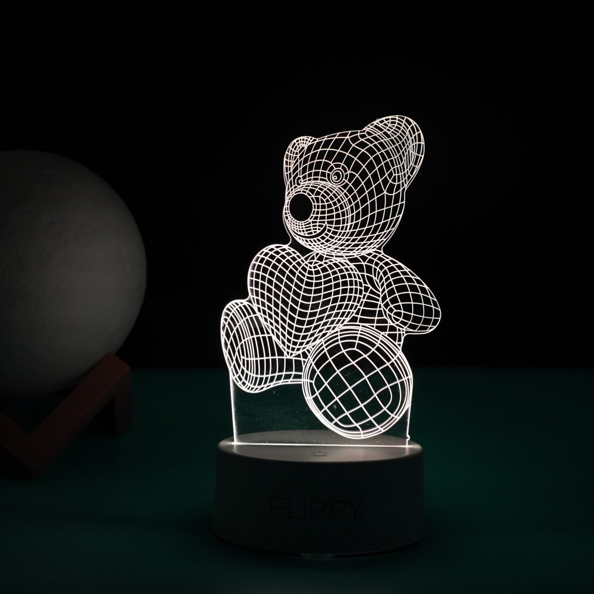 Lampa LED decorativa, Flippy, 3D, ursulet, din material acril si lumina multicolora, alb - vivimall.ro