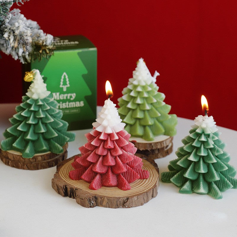 Lumanare Parfumata de Craciun, Flippy, Model Brad de Craciun, din Ceara de Soia, Cadou Creativ Handmade de Craciun, 8 x 7 x 7 cm, Verde - vivimall.ro