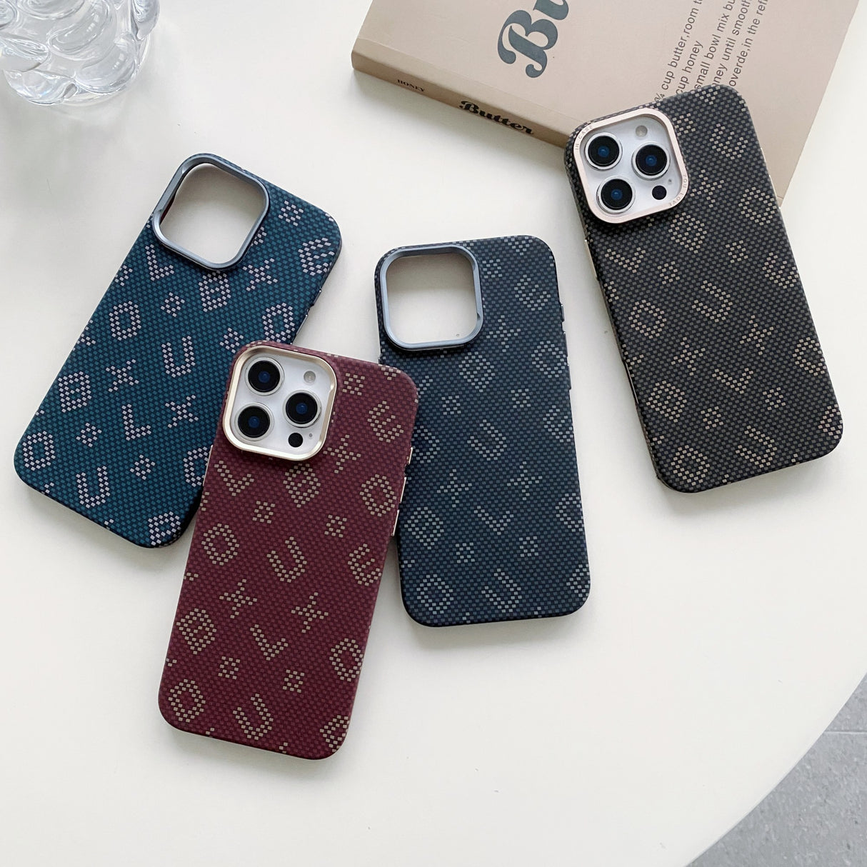 Carcasa Magentica, Vivimall, din Fibra de Carbon, pentru iPhone 16, Portocaliu - vivimall.ro