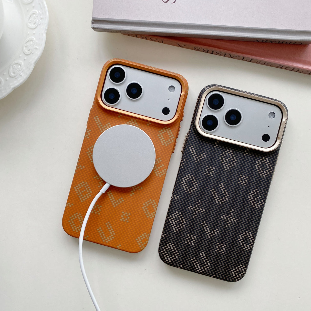 Carcasa Magentica, Vivimall, din Fibra de Carbon, pentru iPhone 16, Portocaliu - vivimall.ro