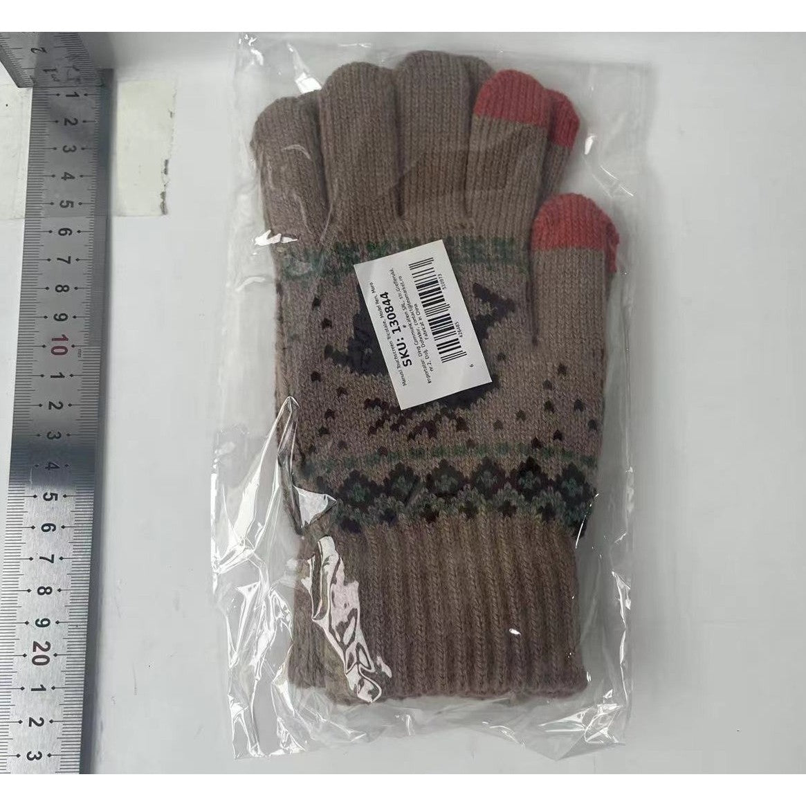 Funcție touchscreen mănuși damă kaki — degete conductoare pentru ecran tactil, detaliu apropiat