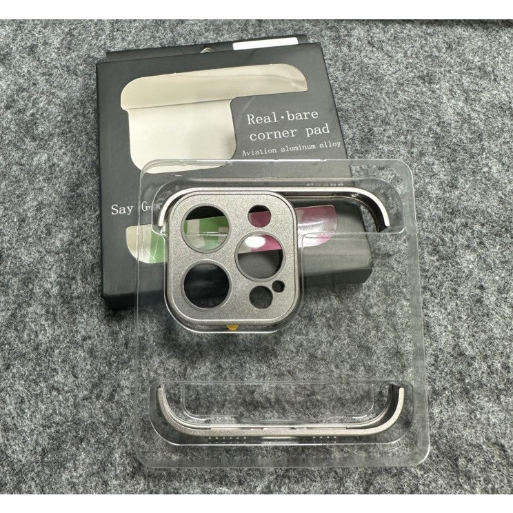 Capac metalic pentru colțul inferior al iPhone 15 Pro Max, protecție antisoc, vedere laterală