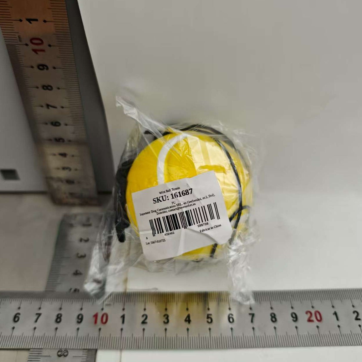 Minge Saltareata Hiperelastica, Vivimall, Model Minge de Tenis cu Fixare de Mana, Space Moon Ball foarte Elastica, Antistress pentru Copii, Diametru 66 mm, Galben - vivimall.ro