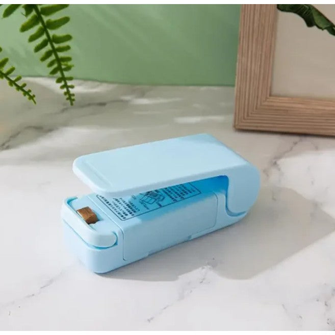 Mini Aparat de Sigilat Pungi cu Baterii, Vivimall, Etansare prin Caldura, Spate Magnetic, Portabil, 9.7x3 cm, Albastru - vivimall.ro