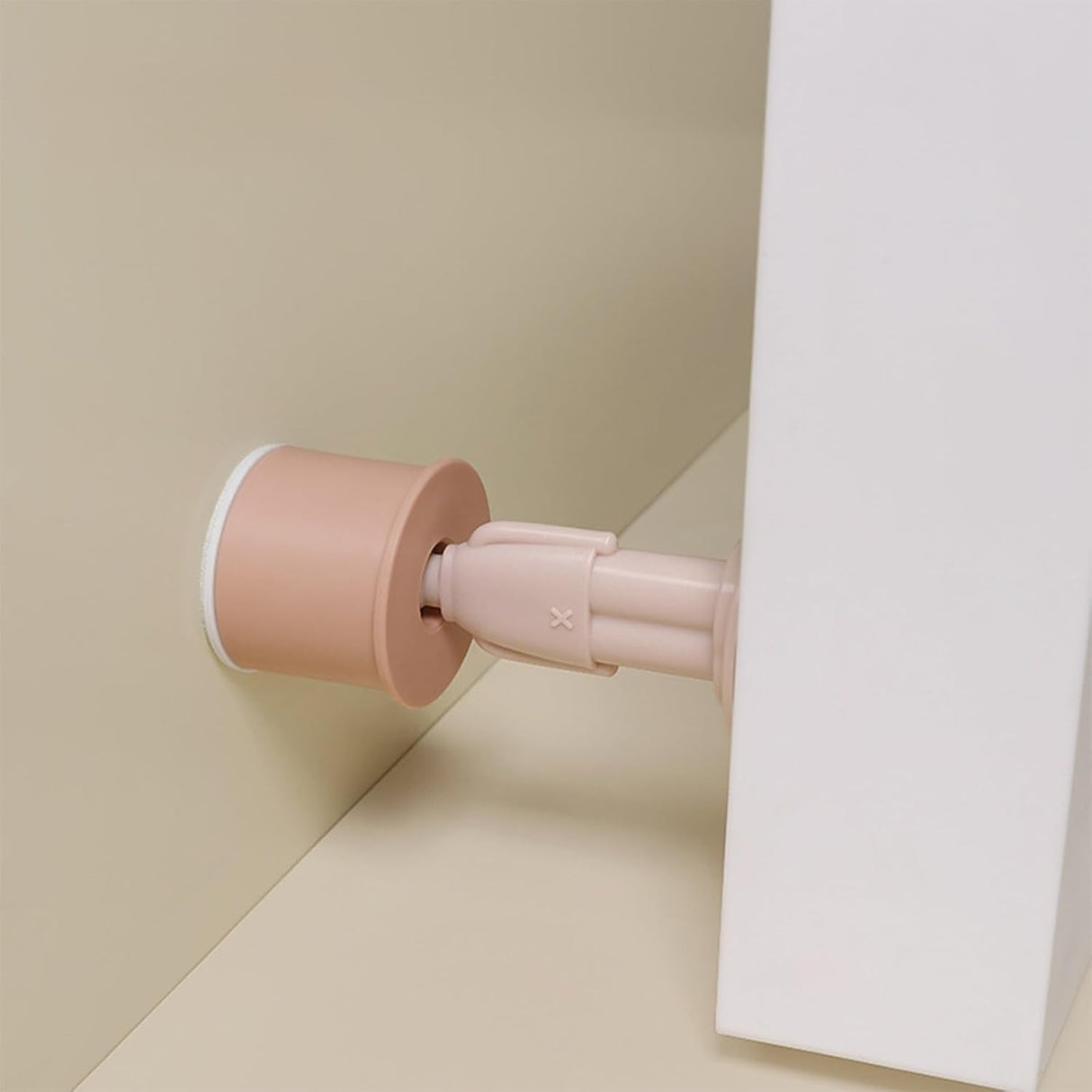 Opritor de Usa, Vivimall, din Silicon, Model Magicial, cu Prindere de Perete, Anti-Coliziune, 4x 8.5 cm, Roz - vivimall.ro