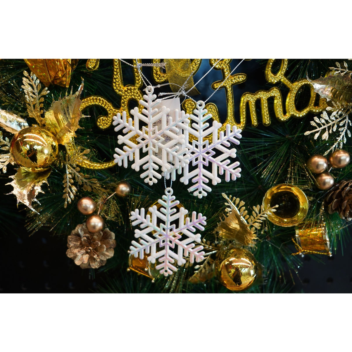 Ornament brad de Craciun, Perlat, in forma de Fulg de nea, 8 cm x 8 cm, Plastic, Vivimall - vivimall.ro