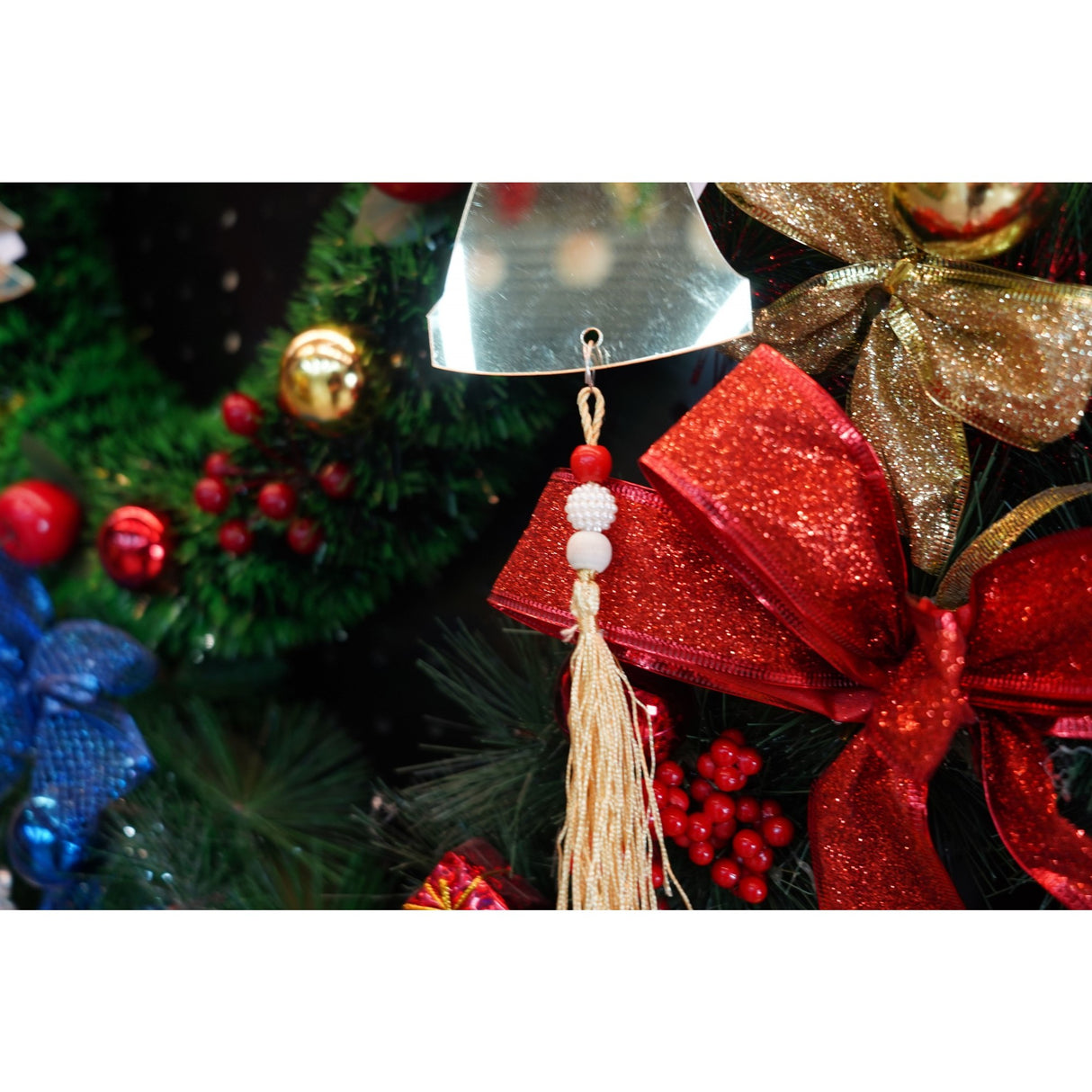 Ornament brad, Vivimall, Caciulita, Auriu, Lucios, 8*25CM, Acril, Interior/ Exterior - vivimall.ro