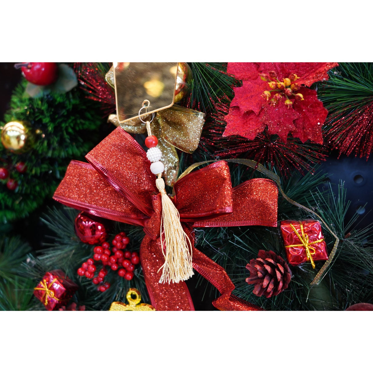 Ornament brad, Vivimall, Cadou, Auriu, Lucios, 8*25CM, Acril, Interior/ Exterior - vivimall.ro