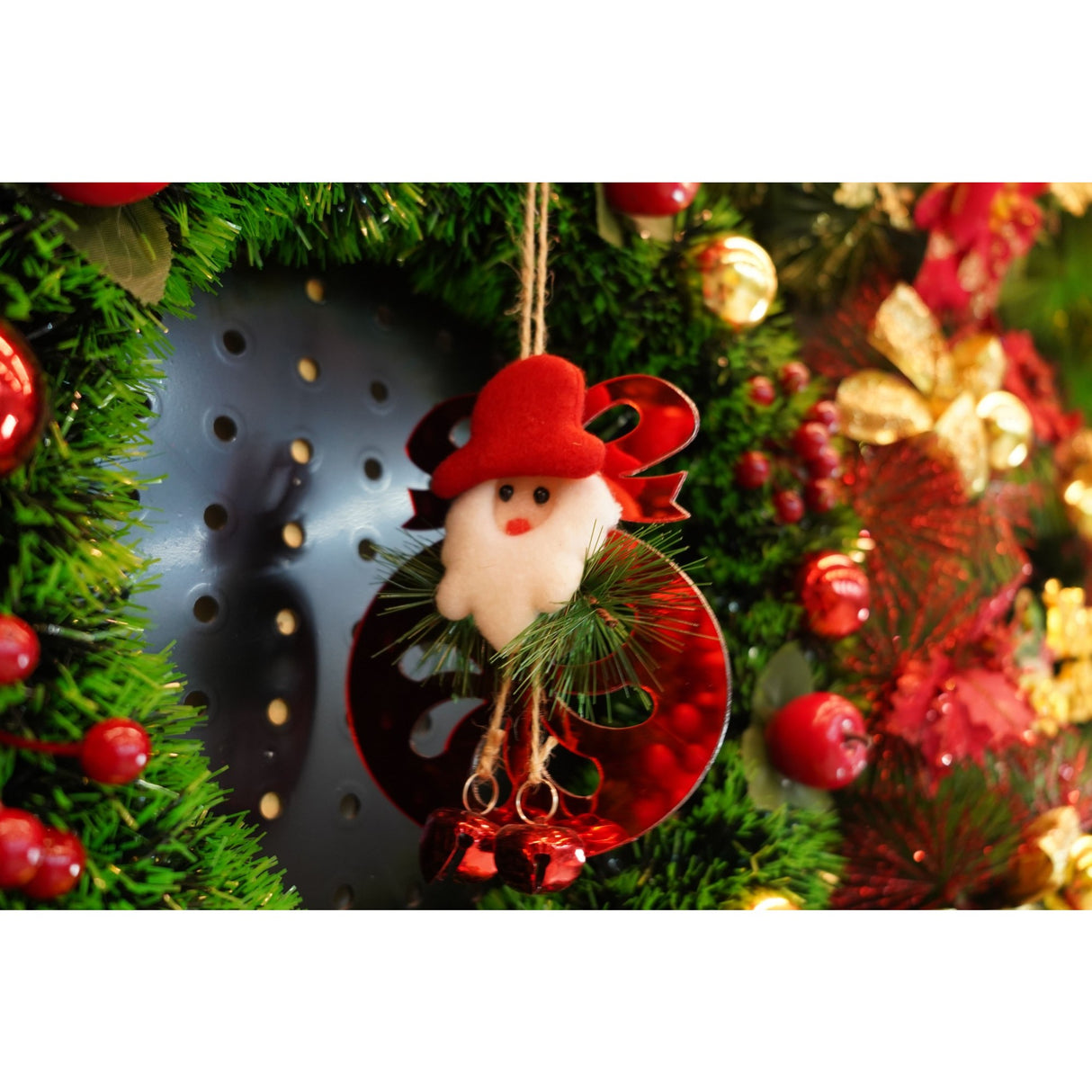 Ornament brad, Vivimall, Rotund cu clopotei, Rosu, Lucios, 15*20CM, Acril, Interior/ Exterior - vivimall.ro