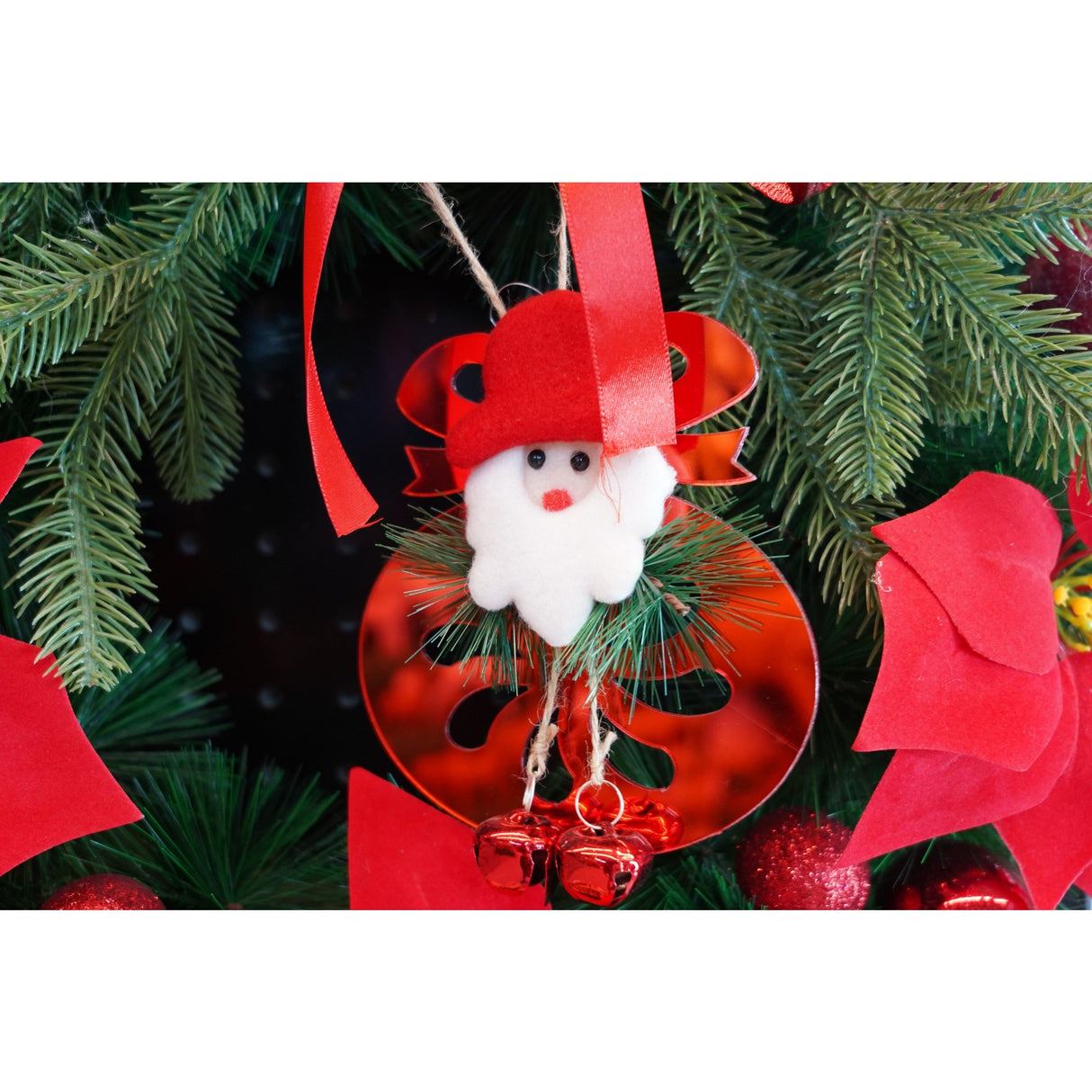 Ornament brad, Vivimall, Rotund cu clopotei, Rosu, Lucios, 15*20CM, Acril, Interior/ Exterior - vivimall.ro