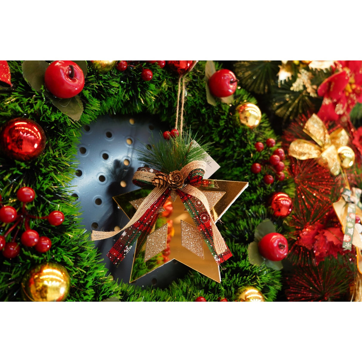 Ornament brad, Vivimall, Stea, Auriu, Lucios, 17*17CM, Acril, Interior/ Exterior - vivimall.ro