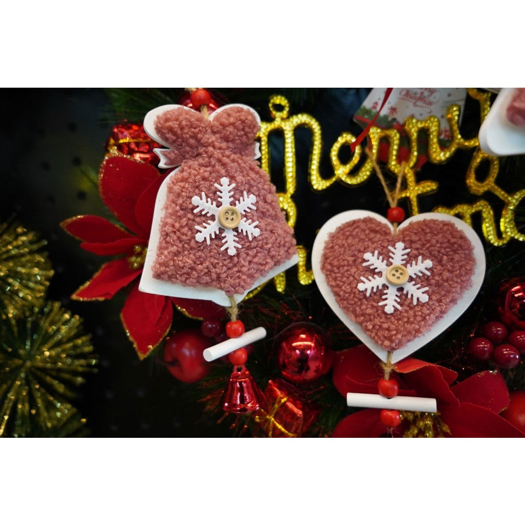 Ornament de brad broderie cu inima, Vivimall, roz, lemn, 18 cm - vivimall.ro