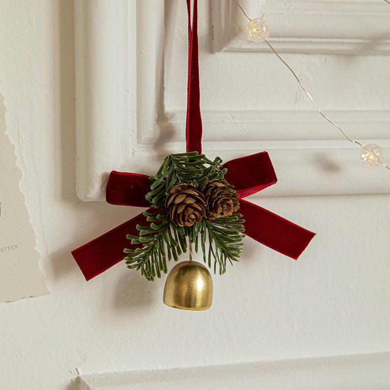 Ornament de Brad, Flippy, tip Funda de Craciun cu 1 Clopotel Auriu si Conuri de Brad, Panglica Rosie de Velvet, 10 x 10 cm, Rosu - vivimall.ro