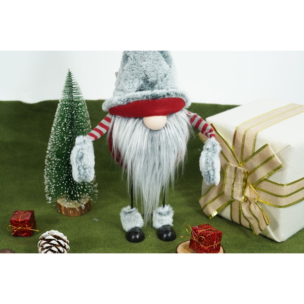 Ornament de Craciun spiridus, Vivimall, gri/rosu, textil, 55 cm - vivimall.ro