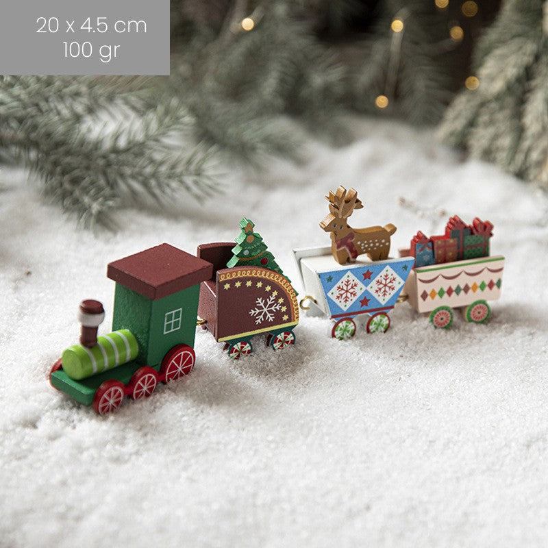 Detaliu figurine tren decorativ Crăciun din lemn pictat – brăduți, urșuleți și oameni de zăpadă
