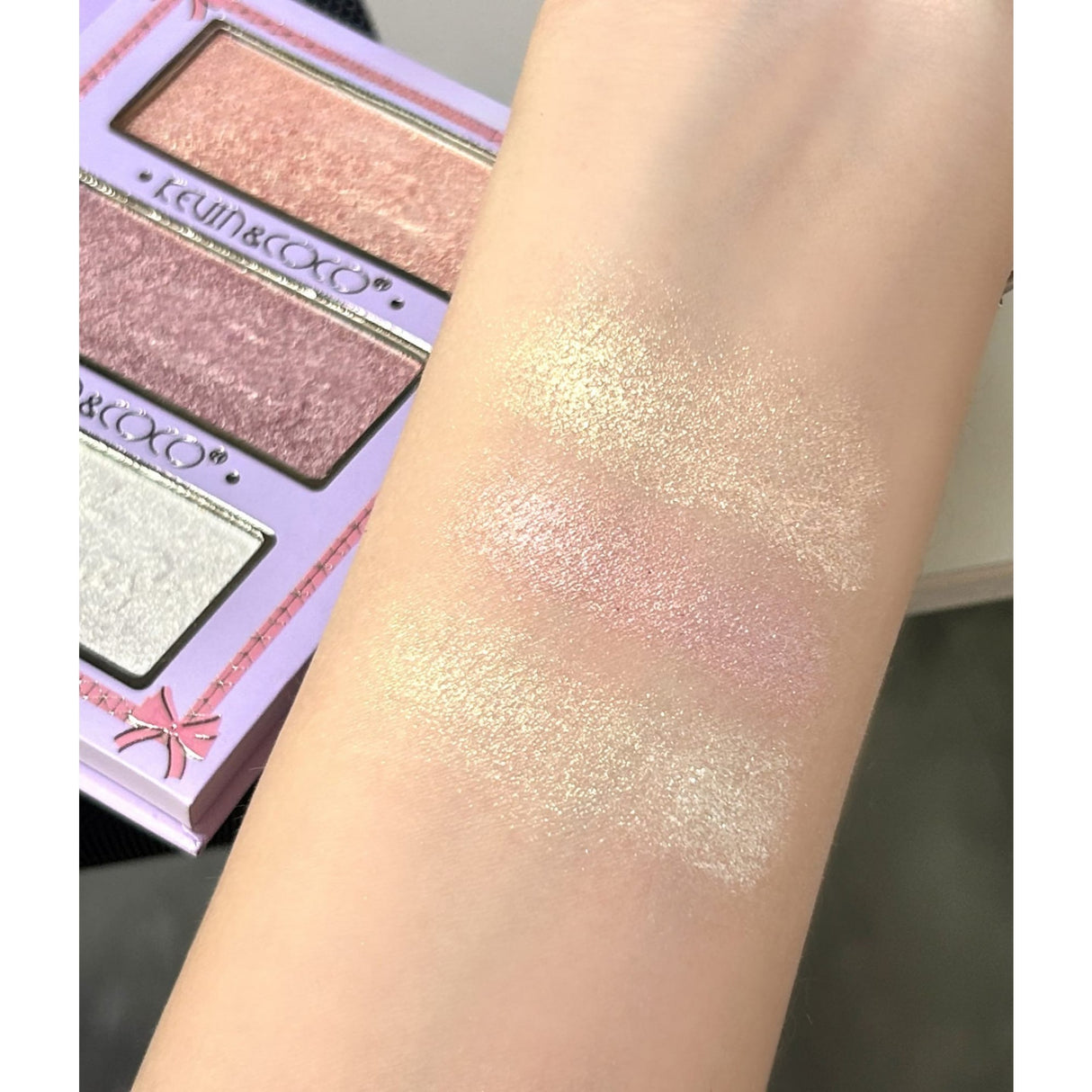 Paleta De Machiaj, Kevin & Coco, Pink Barbie Girl, Iluminatoare, 3 Culori, 11.3 X 8.2 X 1.3 Cm - vivimall.ro