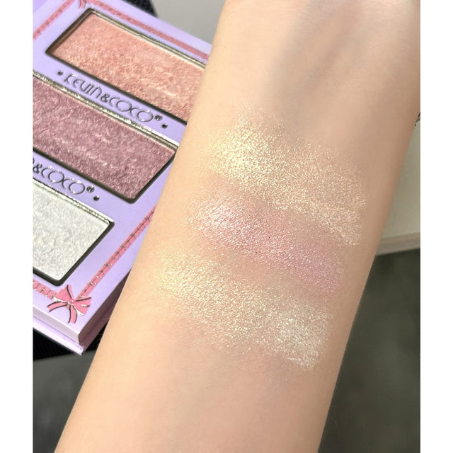 Paleta De Machiaj, Kevin & Coco, Pink Barbie Girl, Iluminatoare, 3 Culori, 11.3 X 8.2 X 1.3 Cm - vivimall.ro