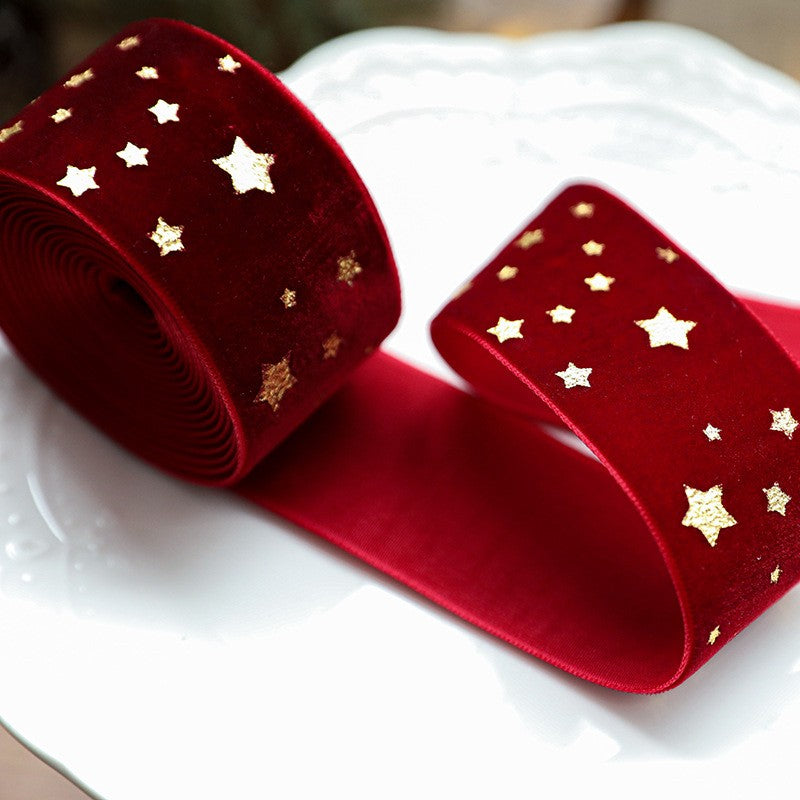 Panglica Decorativa de Craciun, Flippy, Panglica din Panza cu aspec de Catifea, Funda Ornament, Model cu Stele Aurii, Decor pentru Brad de Craciun, 200 x 4 cm, Rosu - vivimall.ro