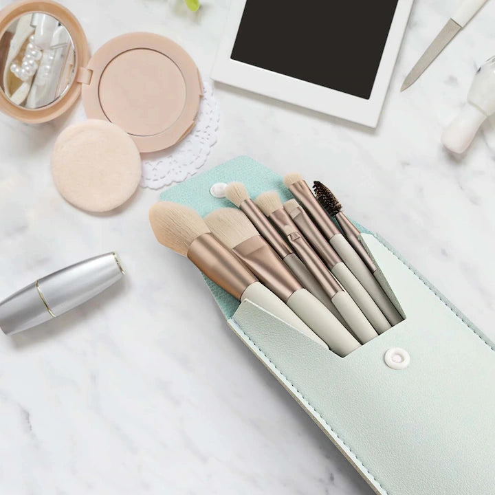 Set Mini 8 Pensule Machiaj Husa Verde Menta | LushMint