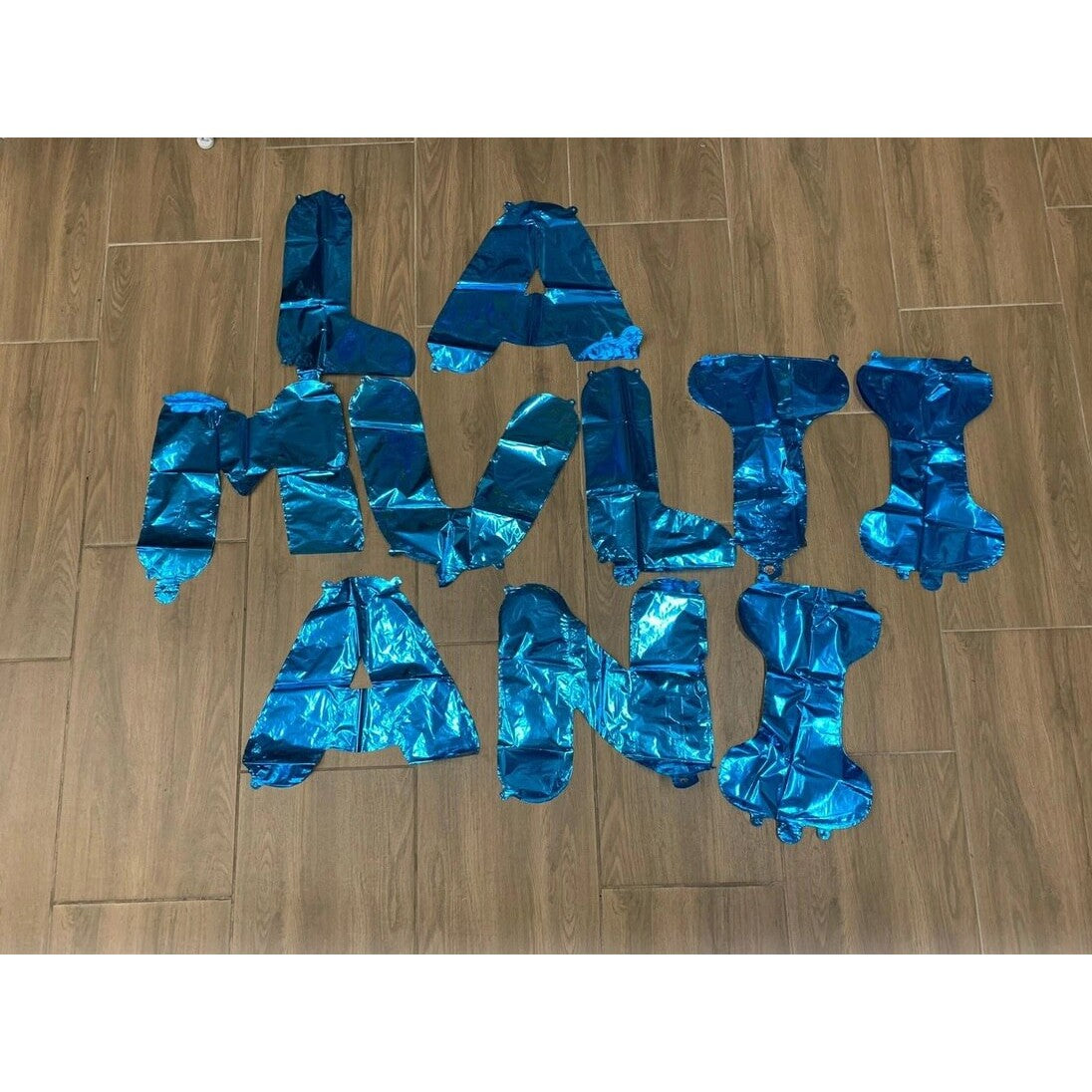 Set 10 Baloane din Folie Metalizata, Vivimall, Figurine Litere, Model La multi ani, Tema Aniversare, 40 cm, Ambalaj Individual, Pai Inclus, Umflare cu Aer sau Heliu, Albastru - vivimall.ro