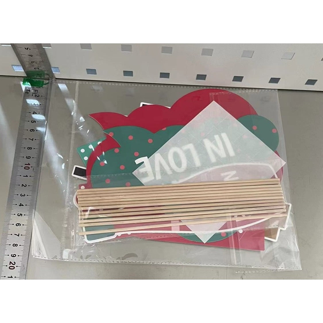 Set 12 Accesorii pentru Petrecere, Vivimall, Props pentru Photo Corner, Tematica Iubire, Multicolor - vivimall.ro