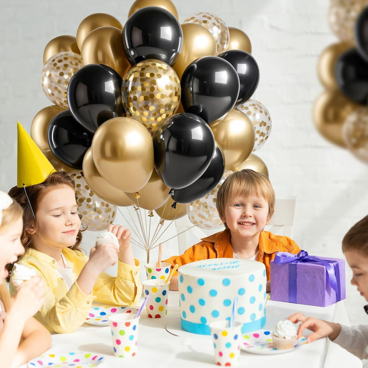 Set 16 Baloane din Latex, Vivimall, Model Party, 30 cm, Auriu, Negru, Confetti, 2.8 g - vivimall.ro