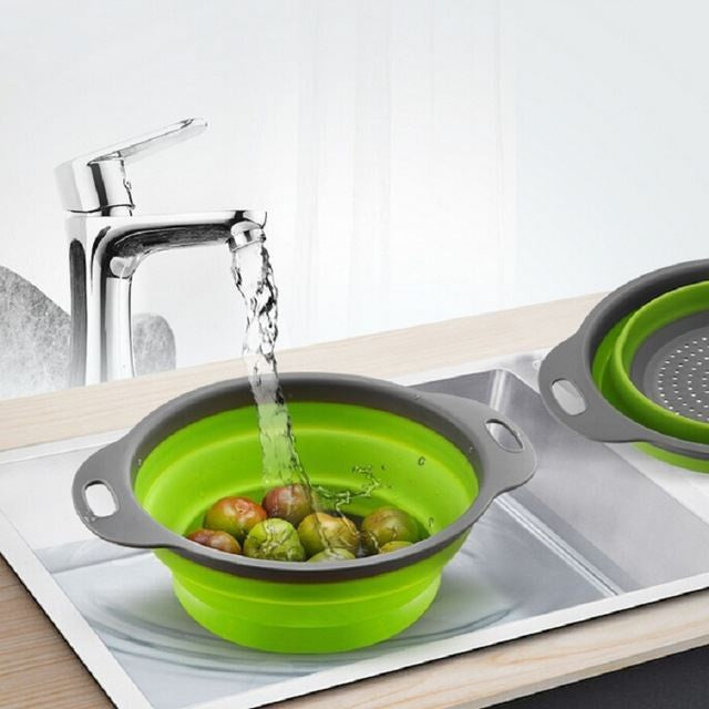 Set 2 strecuratori pliabile din silicon alimentar Vivimall, cu manere, fund antiaderent si antialunecare, rotunda, doua dimensiuni, usor de depozitat, compatibil cu masina de spalat vase, verde - vivimall.ro