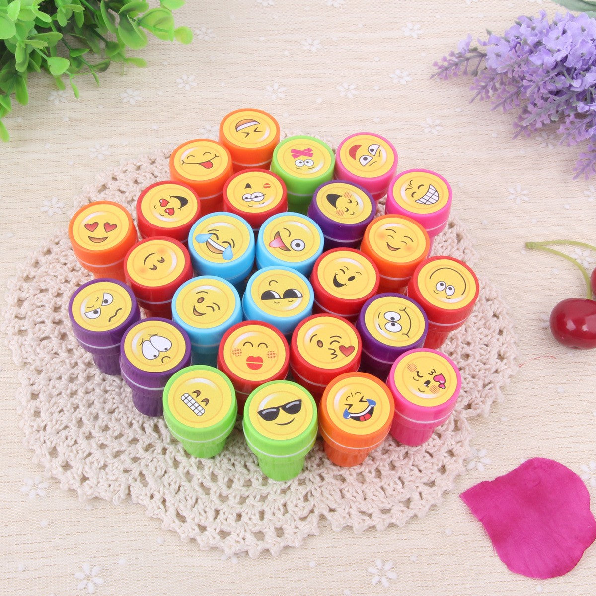 Set 26 Stampile, Vivimall, pentru Copii 4-6 Ani, Model Fete Zambitoare Emoji, 20 x 10 x 2 cm, Multicolor - vivimall.ro