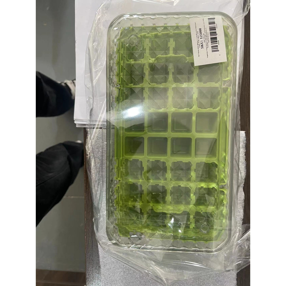 Set 3 forme pentru gheata si o caserola pentru depozitare Vivimall, 96 de cuburi, verde - vivimall.ro