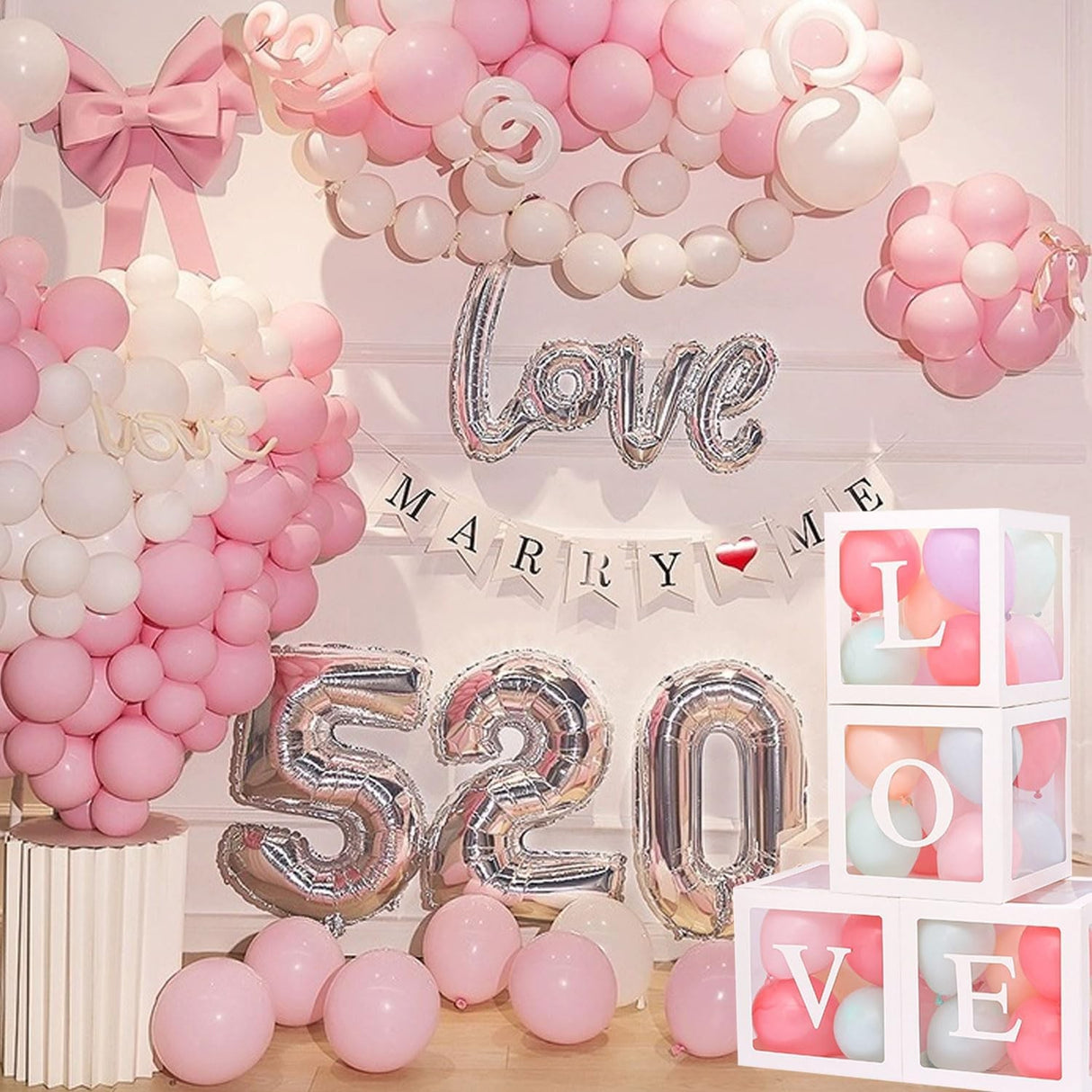 Set 4 Cutii pentru Baloane, Vivimall, Model Scris Love, Tematica Iubire, Cuburi Decorative din Plastic, Accesorii pentru Petrecere, 30 x30 cm, Transparente Contur Alb - vivimall.ro